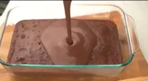 طريقة عمل كيكة الشوكولاته بالصوص