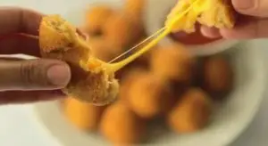 طريقة عمل كرات البطاطس المقرمشة