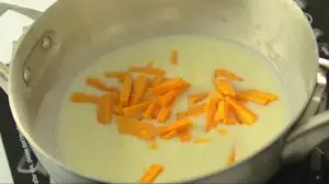 طريقة عمل صوص الجبنة الشيدر