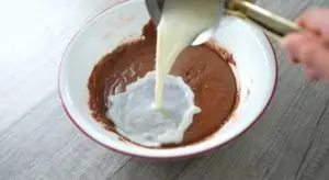 كيكة الحليب الساخن بالشوكولاتة