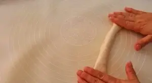 طريقة عمل العيش الفينو