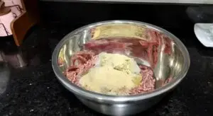طريقة عمل طاجن البطاطس بالكفتة