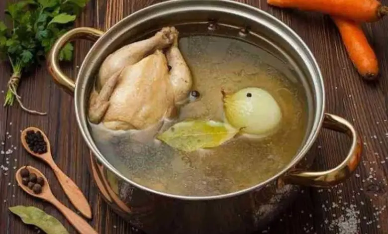 طريقة سلق الفراخ وعمل شوربة
