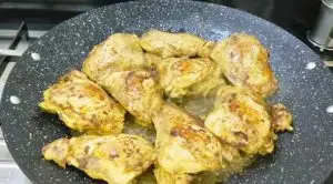 طريقة الدجاج بالبصل المكرمل ودبس الرمان
