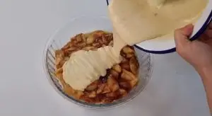 طريقة عمل كيكة التفاح المكرمل