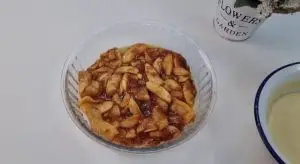 طريقة عمل كيكة التفاح المكرمل